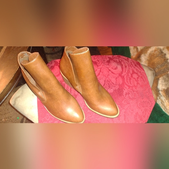 Women's apt 9 wedge heel slide on boots size 9.5 shoes - Picture 2 of 9